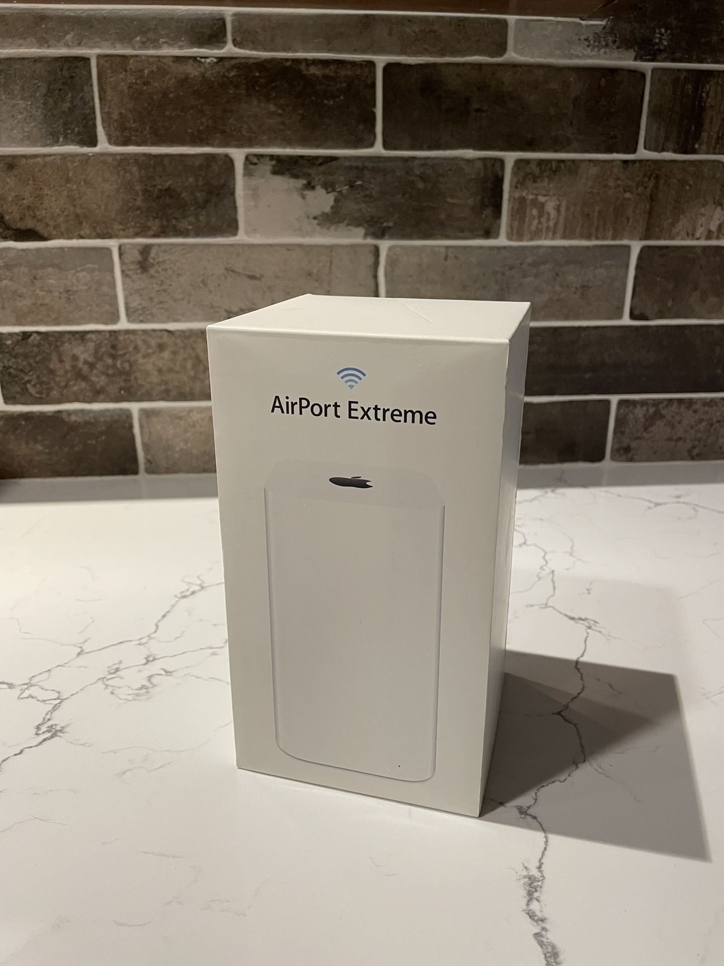 Apple WiFi Router: AirPort Extreme (6th Generation, 802.11ac)