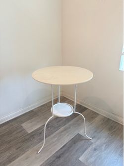 Outdoor/ Patio Table