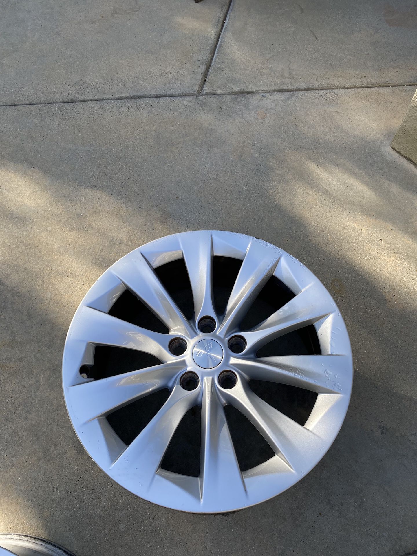 Tesla 19” Wheels