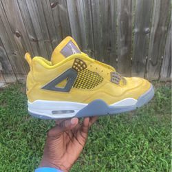 Jordan 4 Yellow