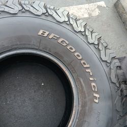 1 llanta Lt 35 X 12.50 R15 Bfgoodrich All Terrain Ko2
