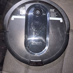 Shark RV9105WWUS V8 EZ Robot Self-Empty Vacuum - Black