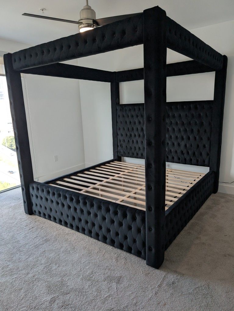 Lauren Bluetooth Tufted Velvet Canopy Platform Bed w Phone Chargers