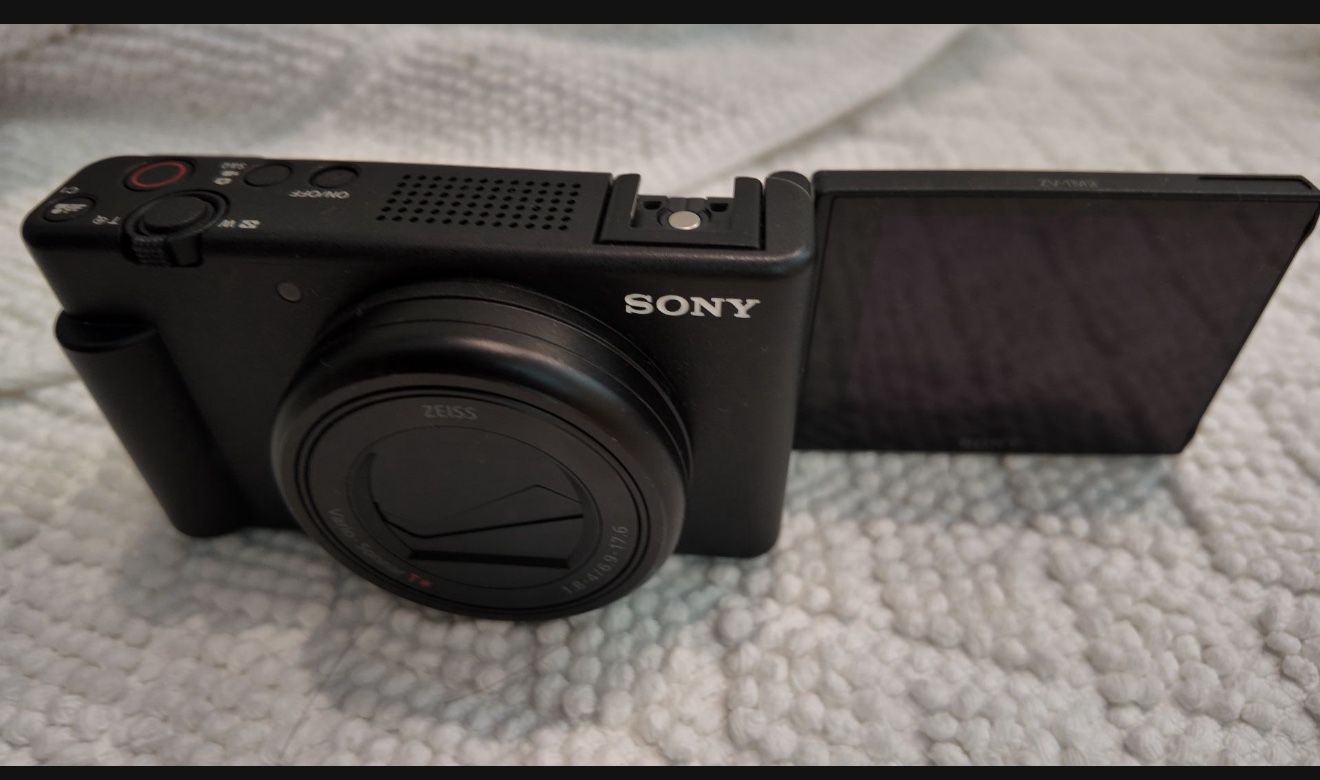 Excellent condition Sony ZV-1M2 camera 400!