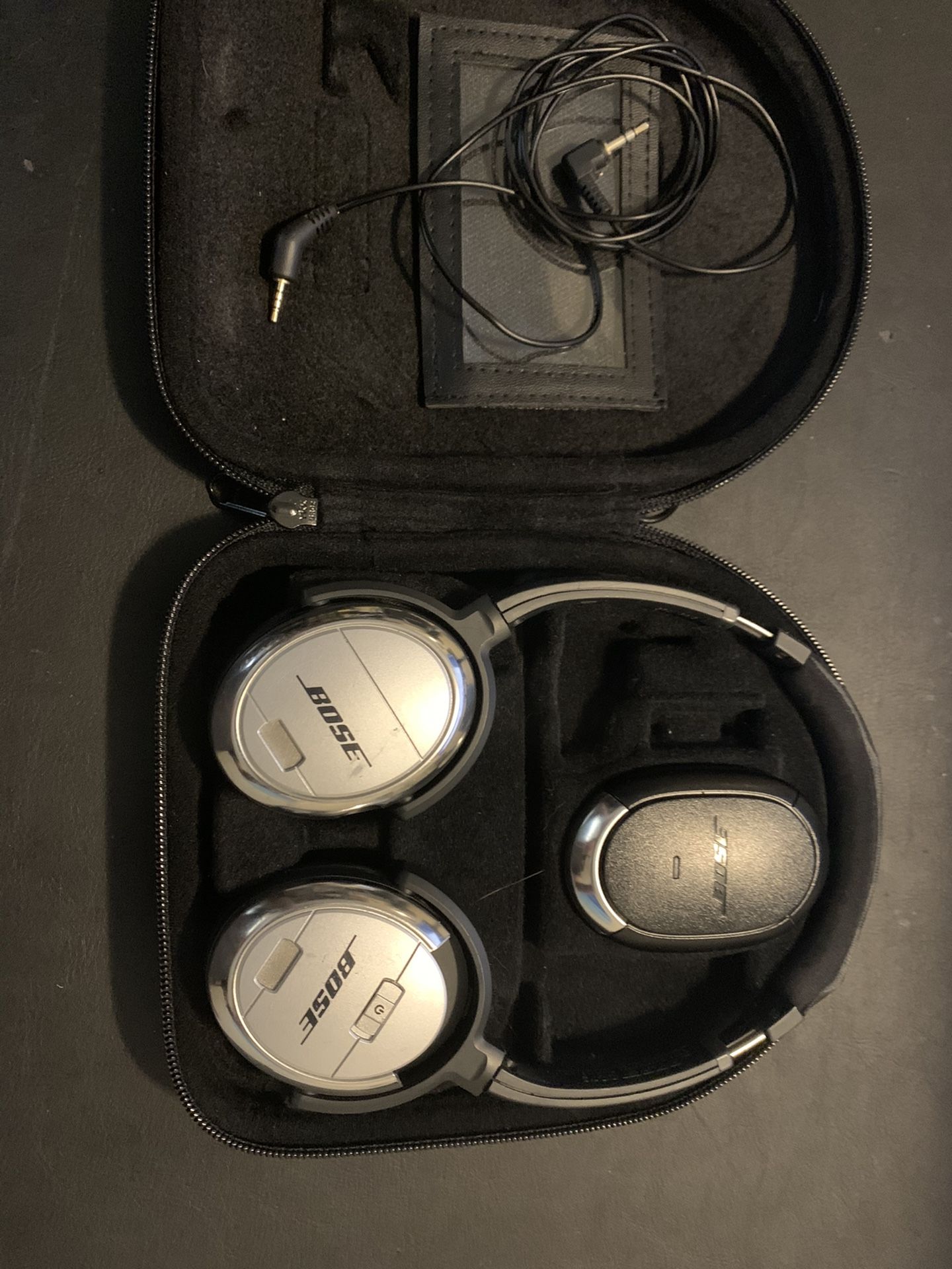 Bose noise cancelling headphones