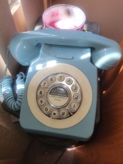 Retro style telephone