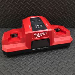 MILWAUKEE SUPER CHARGER - BRAND NEW