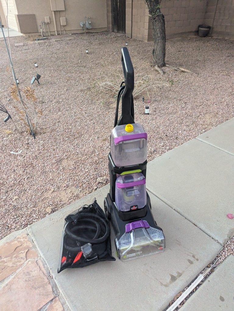 Bissell Carpet Cleaner w/Upholstery Cleaning Tools