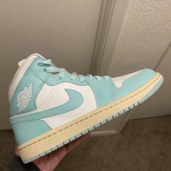 JORDAN 1 MID