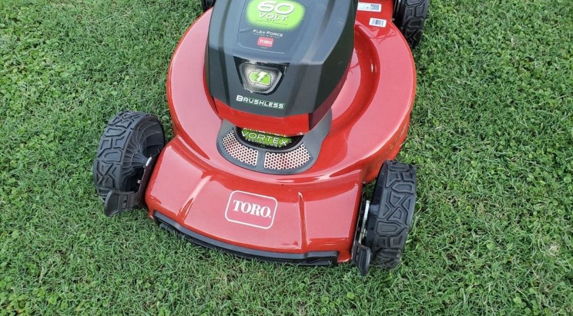 Toro 22" 60V MAX* Electric Battery High Wheel Mower