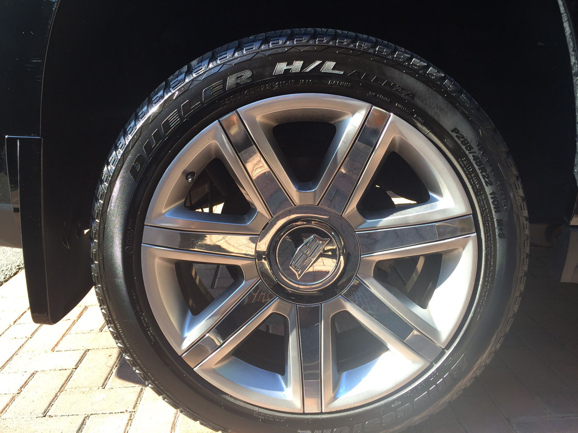 22 inch rims and tires of 2017 Cadillac Escalade OEM.