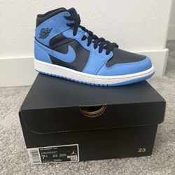 Air Jordan 1 Mid 