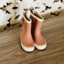 Little Girl Rain Boots Size 6 $8.00
