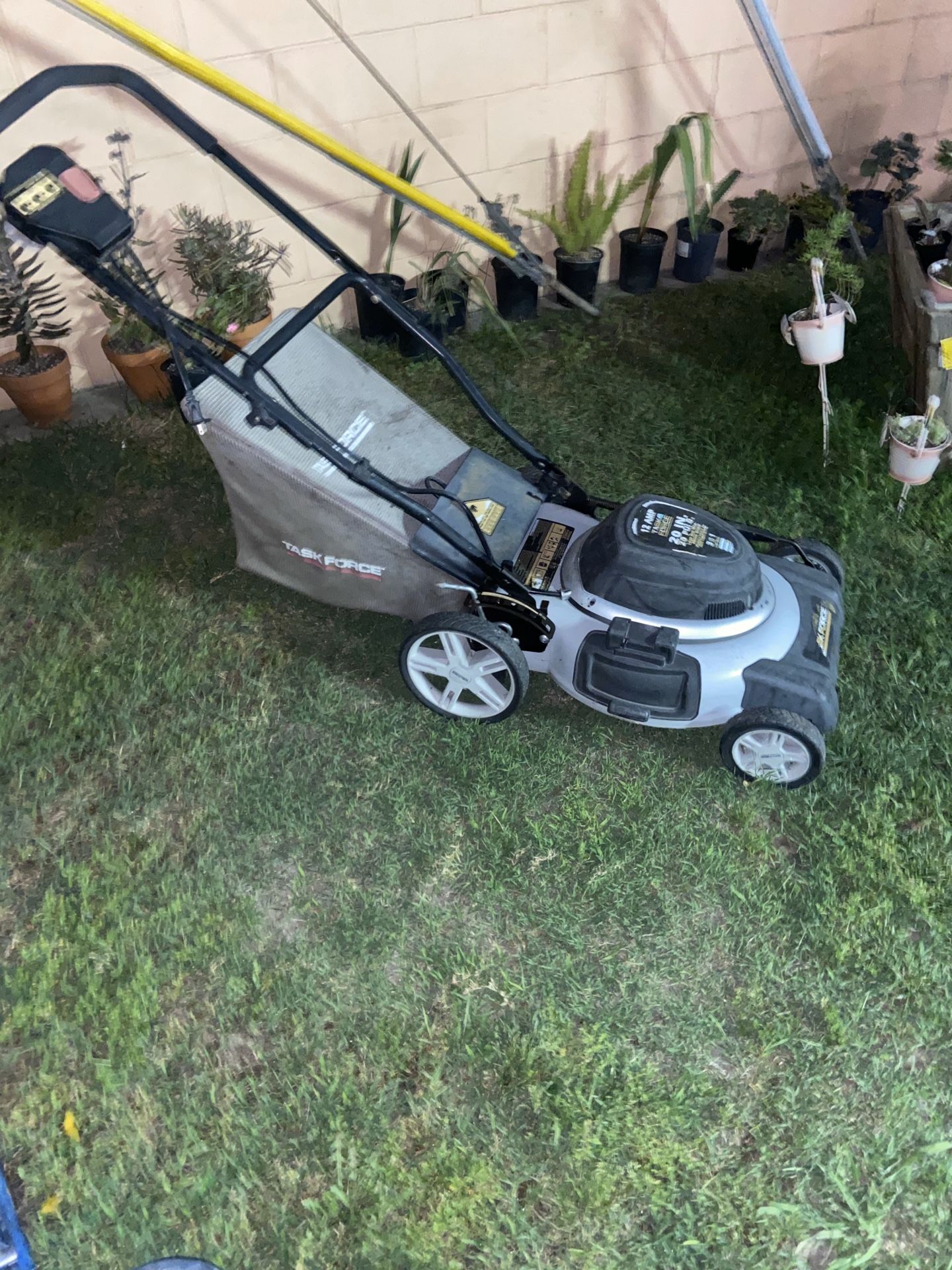 Task Force 12Amp 20in Corded Electric Push Lawn Mower for Sale in