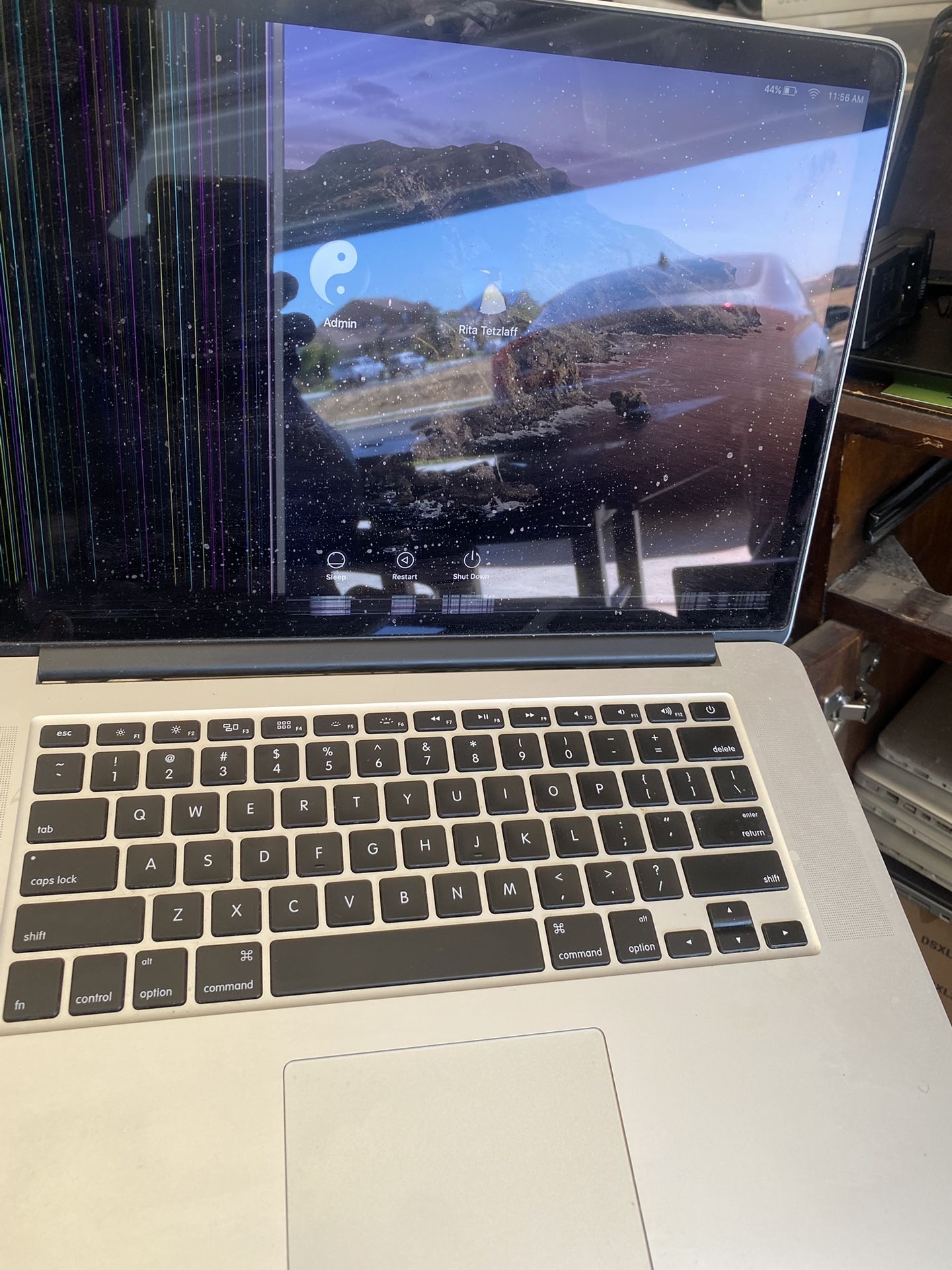 2015 MacBook Pro Reina i7 Cracked Screen 16gb 256ssd