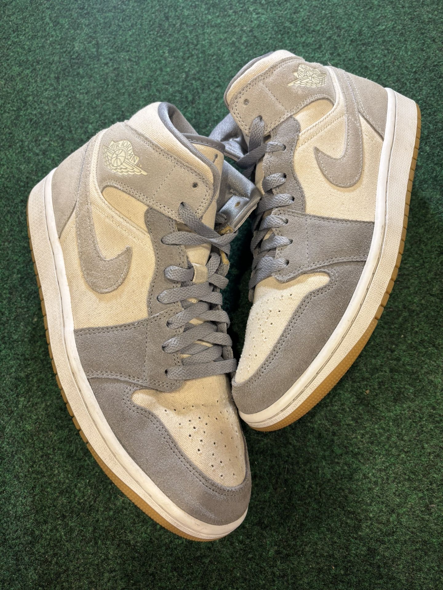 JORDAN 1 MID COCONUT MILK PARTICLE GREY SIZE 10