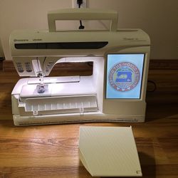 Husqvarna Viking Designer SE Embroidery Sewing Machine 