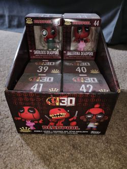 Funko pop Deadpool mini.