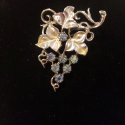 Vintage Brooch Sterling Silver Iridescent Blue Quartz Grape Cluster with Leaves 2" F11