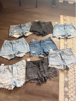 Womens 501 Jean shorts size 26.