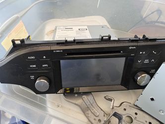 2016 Toyota Avlon Hybrid OEM infotainment
