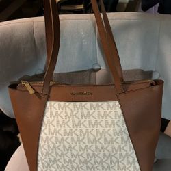 Authentic Leather Tan & Brown Michael Kors Shoulder bag 