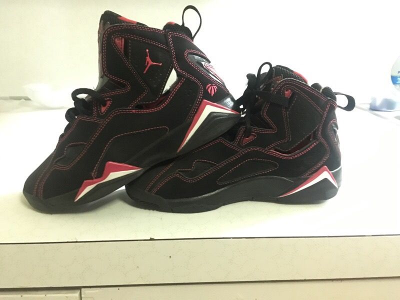 Woman's 5.5y Jordan's