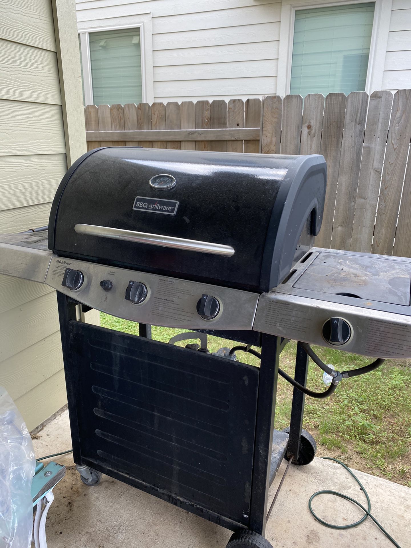 Propane grill in good condition