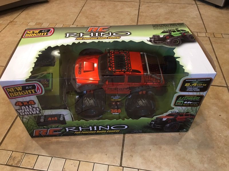 New bright R/C 4x4 Rhino vehicle 9.6V