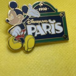 MICKEY MOUSE IN PARIS - FROM DISNEY.- OLYMPICS