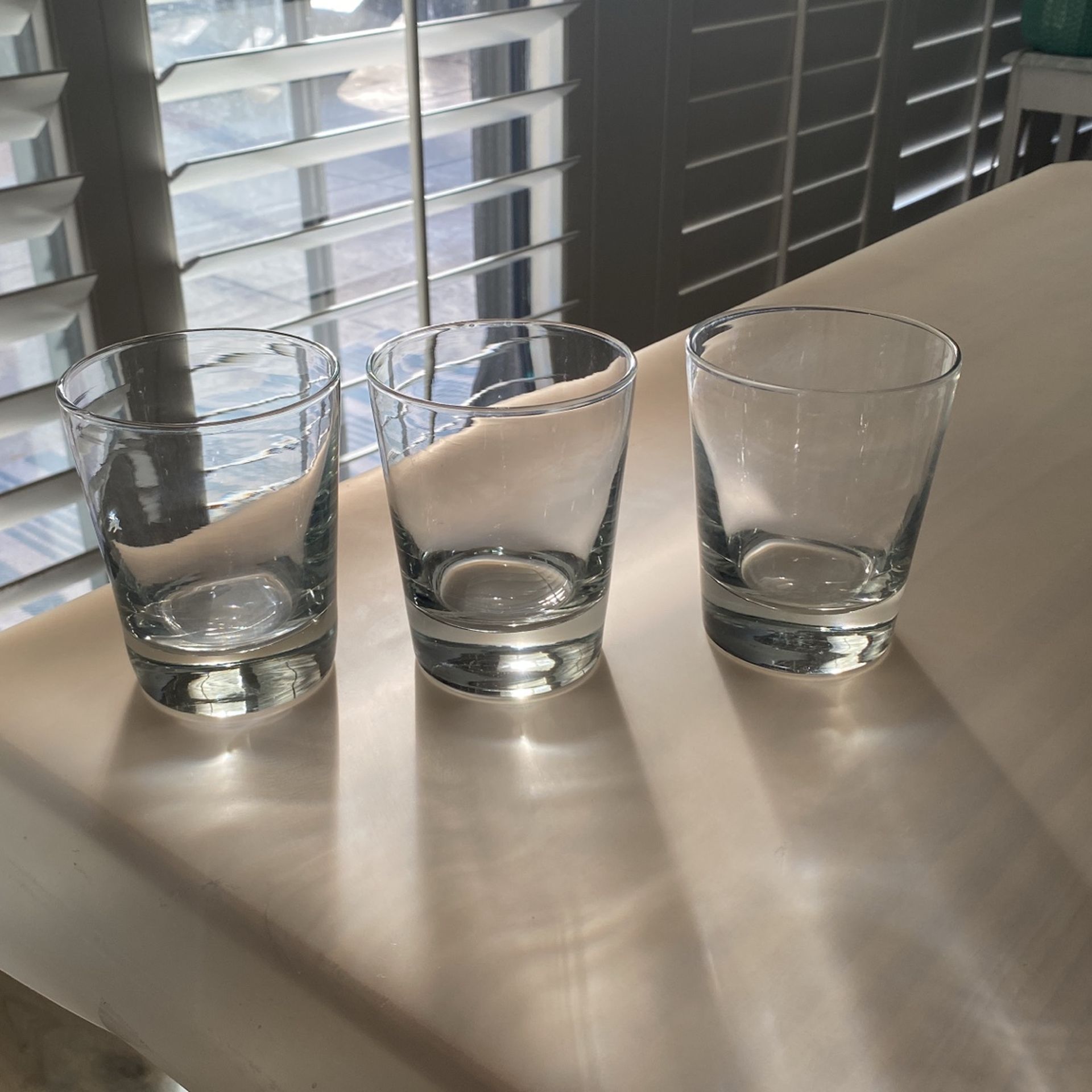 Drinking glasses - 3 Included 