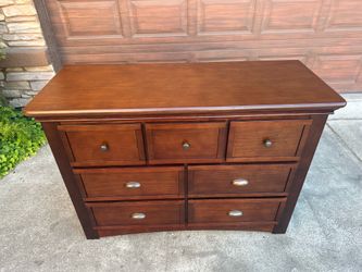 Simmons Kids Slumber time Solid Wood 7 Drawer Dresser