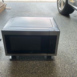 Whirlpool Microwave With Mounting Kit