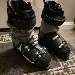 Ski Boot 26.5  Wide Mens  Atomic Head Magna 110 Ski Boot