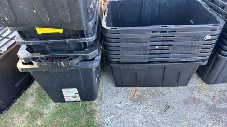 Cajas en buena condición, cinco dólares cada una de las grandes 10