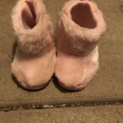 Pink faux fur boots