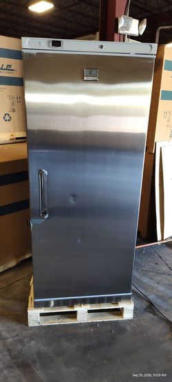 Kelvinator model KCHRI25R1DRE single solid door refrigerator