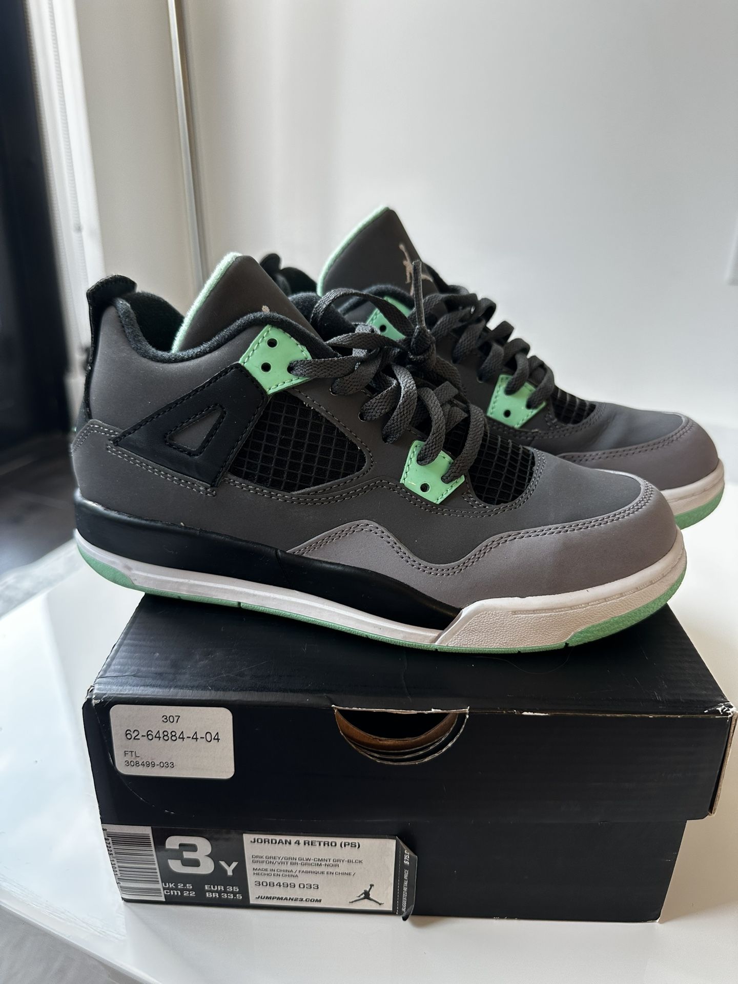 Nike Jordan 4 Retro