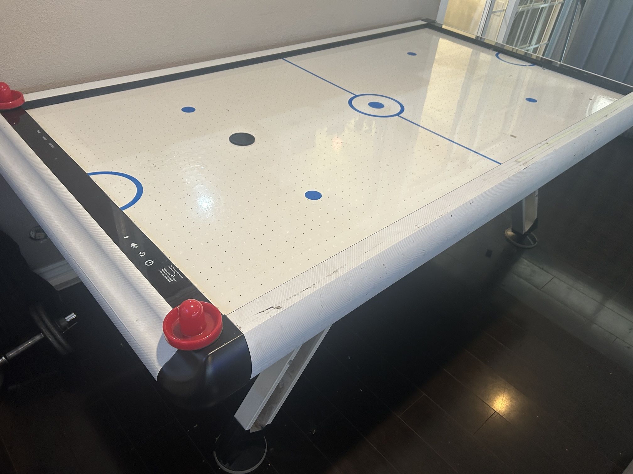 air hockey