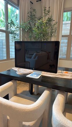 Apple 27 inch Thunderbolt Display