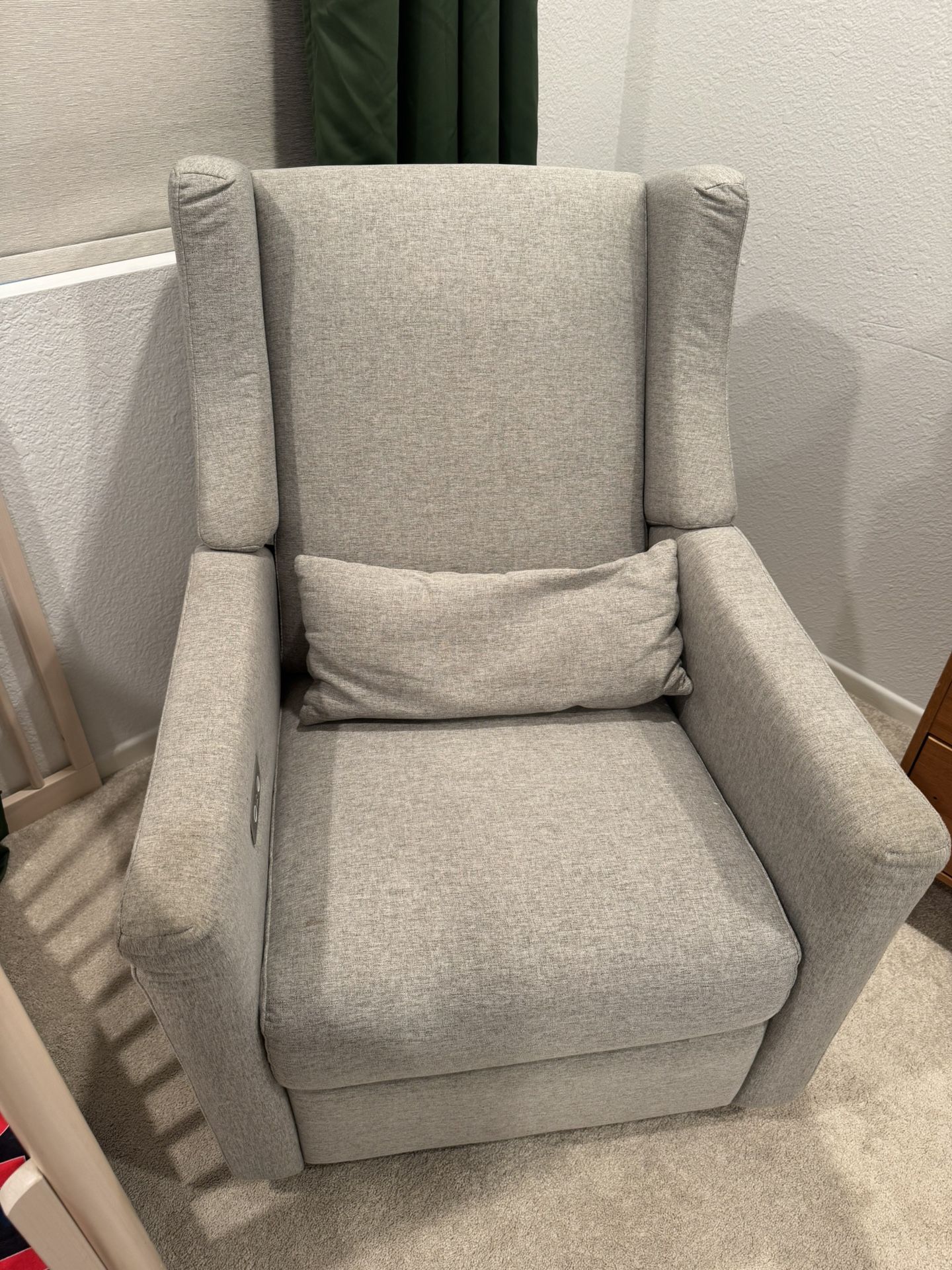 Babyletto Kiwi Glider Recliner Chair