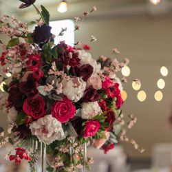 Luxury Wedding Floral Centerpieces with Acrylic Stands for Sale (Set of 6)
