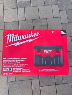 Milwaukee 2-Gallon Wet/Dry Vacuum