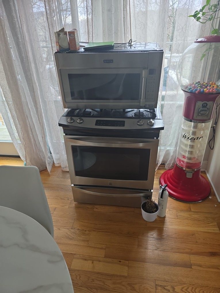 Stove And Microwave