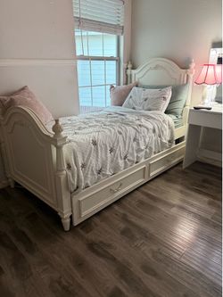 Girls Twin bedroom with Trundle