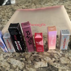 Huge Benefits Brow Eye Lips & Cheeks Set with Carrying Pouch