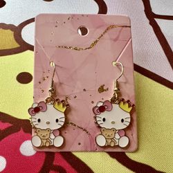 Queen Hello Kitty earrings