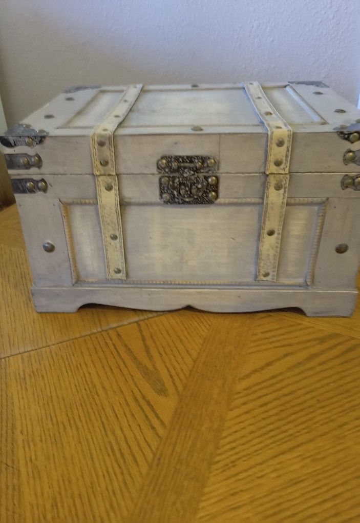 3 Storage Containers