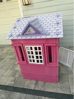 Kids play house