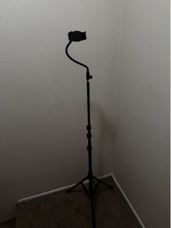 Tri pod $25